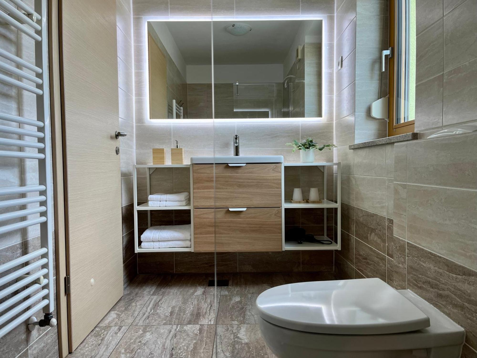 Cozy & Chic - Apartment With A Private Patio كوباريد المظهر الخارجي الصورة